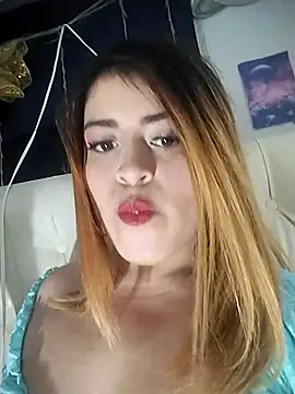 Snapshot of bella_star21 chatting on 28, 10, 2025 bella star21 online show from 28, 10, 2025