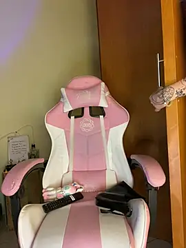 Lucygothic online show from 27, 2, 2025