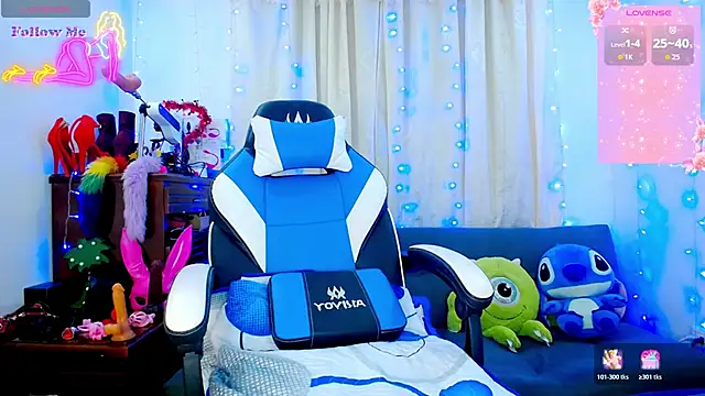 Snapshot of Aleexx___ chatting on 22, 10, 2025 Aleexx online show from 22, 10, 2025