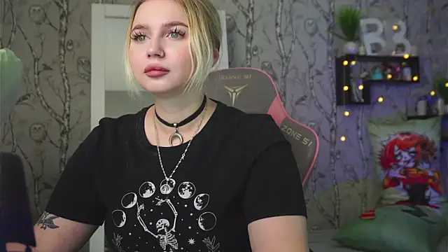 Snapshot of Moon_Valkyrie chatting on 13, 3, 2026 Moon Valkyrie online show from 13, 3, 2026