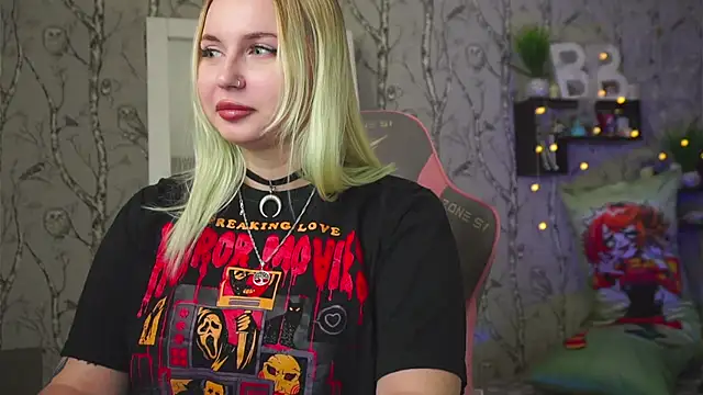 Moon Valkyrie online show from 3, 2, 2026