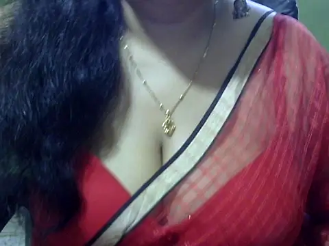 Snapshot of Mona_love143 chatting on 3, 11, 2025 Mona love143 online show from 3, 11, 2025