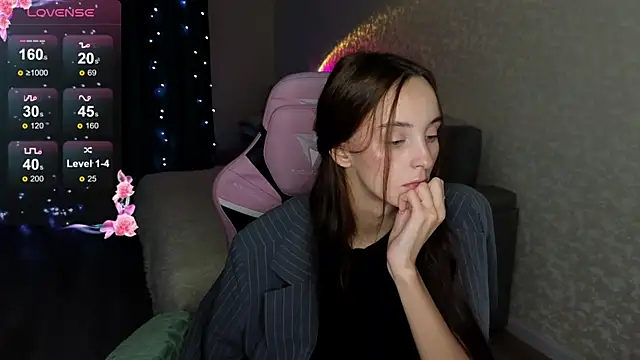 Snapshot of Silver_rains chatting on 22, 9, 2025 Silver rains online show from 22, 9, 2025