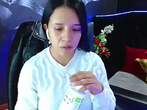 Snapshot of VALERY_MEER chatting on 4, 12, 2024 VALERY MEER online show from 4, 12, 2024