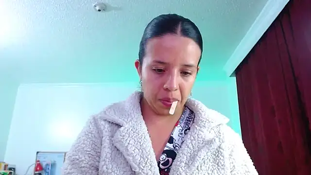 Snapshot of VALERY_MEER chatting on 19, 10, 2025 VALERY MEER online show from 19, 10, 2025