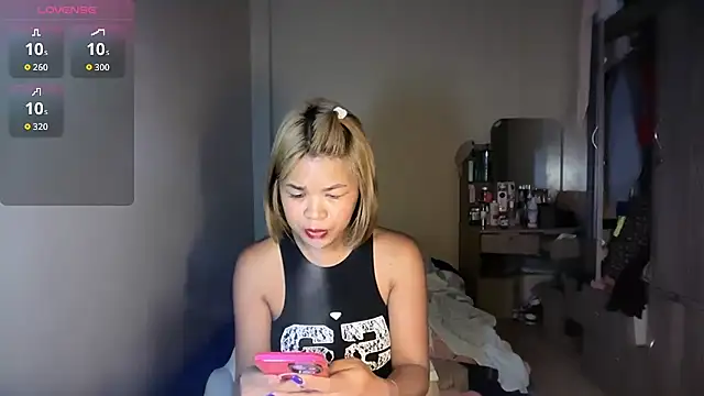Snapshot of iamYourBestGirl chatting on 29, 6, 2026 iamYourBestGirl online show from 29, 6, 2026