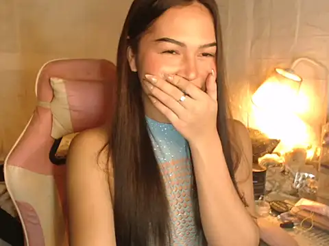 Ashely Lewis online show from 14, 12, 2025