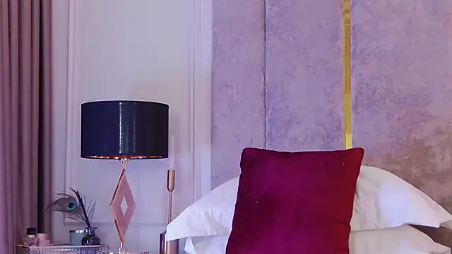 MilaDYstarlight online show from 27, 2, 2025