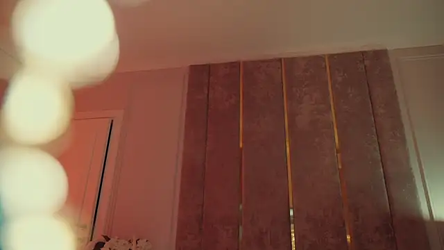 MilaDYstarlight online show from 13, 9, 2025