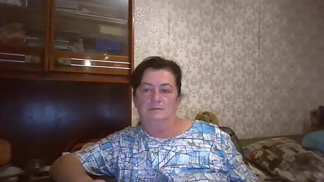 Snapshot of GypsiQueen2 chatting on 14, 9, 2025 GypsiQueen2 online show from 14, 9, 2025