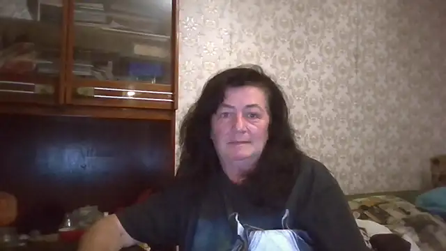 Snapshot of GypsiQueen2 chatting on 18, 9, 2025 GypsiQueen2 online show from 18, 9, 2025