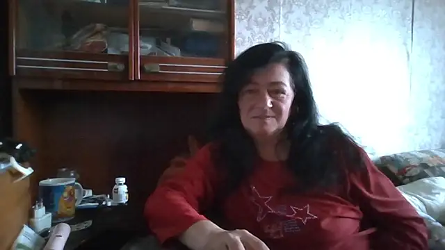 Snapshot of GypsiQueen2 chatting on 19, 11, 2025 GypsiQueen2 online show from 19, 11, 2025