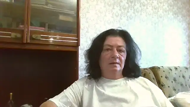 Snapshot of GypsiQueen2 chatting on 2, 7, 2026 GypsiQueen2 online show from 2, 7, 2026