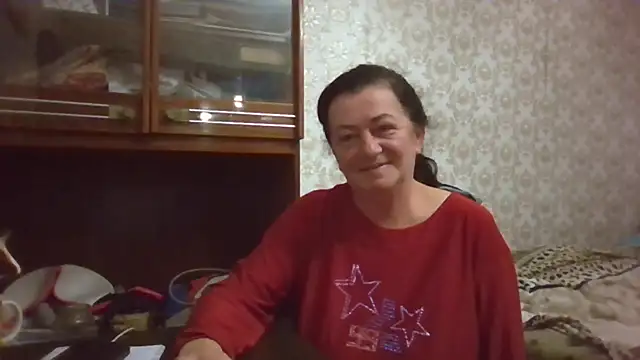 Snapshot of GypsiQueen2 chatting on 15, 10, 2025 GypsiQueen2 online show from 15, 10, 2025