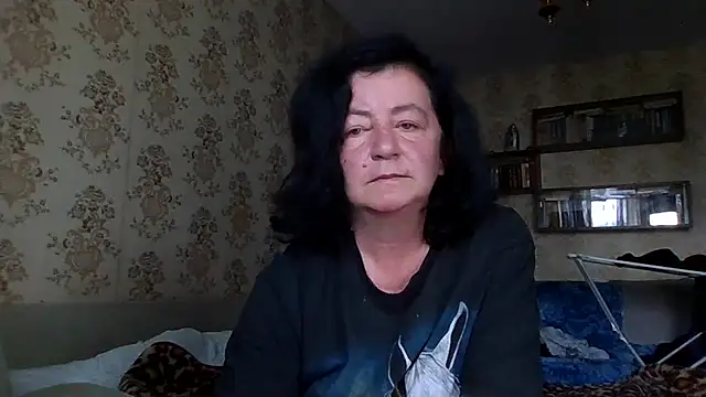 Snapshot of GypsiQueen2 chatting on 12, 7, 2026 GypsiQueen2 online show from 12, 7, 2026