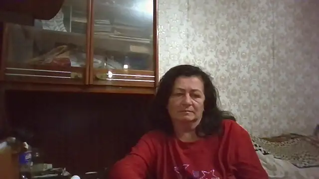 Snapshot of GypsiQueen2 chatting on 12, 11, 2025 GypsiQueen2 online show from 12, 11, 2025