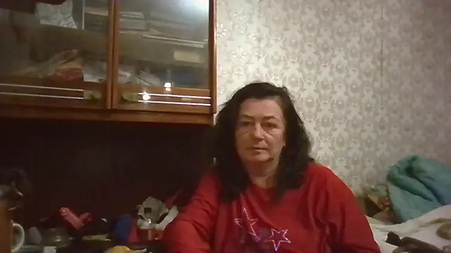 Snapshot of GypsiQueen2 chatting on 19, 10, 2025 GypsiQueen2 online show from 19, 10, 2025