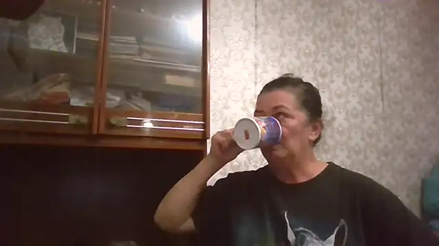 Snapshot of GypsiQueen2 chatting on 27, 9, 2025 GypsiQueen2 online show from 27, 9, 2025