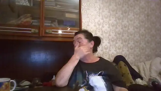 Snapshot of GypsiQueen2 chatting on 10, 9, 2025 GypsiQueen2 online show from 10, 9, 2025