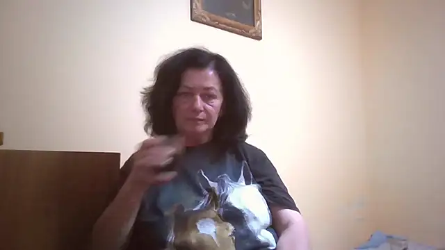 Snapshot of GypsiQueen2 chatting on 7, 6, 2026 GypsiQueen2 online show from 7, 6, 2026