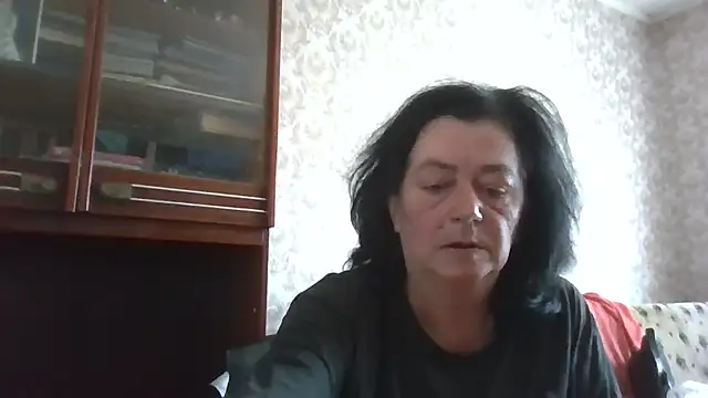 Snapshot of GypsiQueen2 chatting on 3, 7, 2026 GypsiQueen2 online show from 3, 7, 2026
