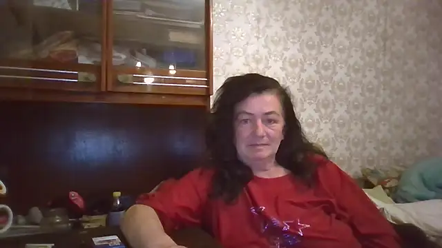 Snapshot of GypsiQueen2 chatting on 28, 10, 2025 GypsiQueen2 online show from 28, 10, 2025