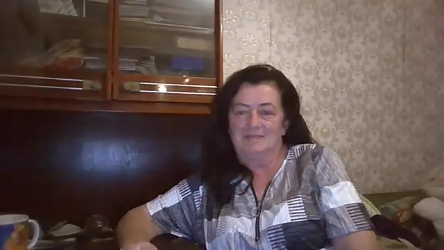 Snapshot of GypsiQueen2 chatting on 12, 9, 2025 GypsiQueen2 online show from 12, 9, 2025