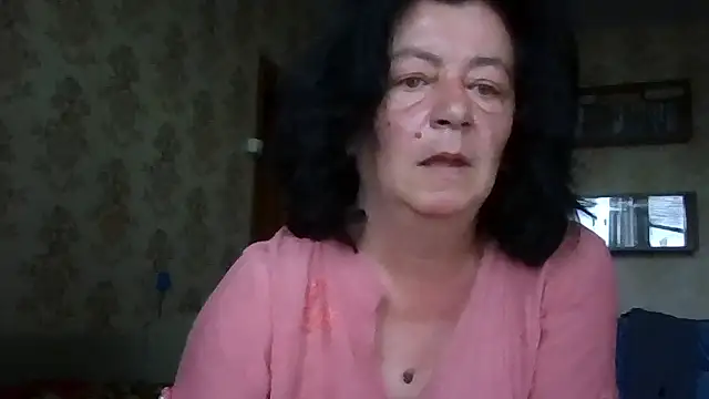 Snapshot of GypsiQueen2 chatting on 18, 7, 2026 GypsiQueen2 online show from 18, 7, 2026