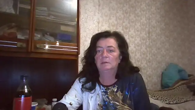 Snapshot of GypsiQueen2 chatting on 28, 9, 2025 GypsiQueen2 online show from 28, 9, 2025