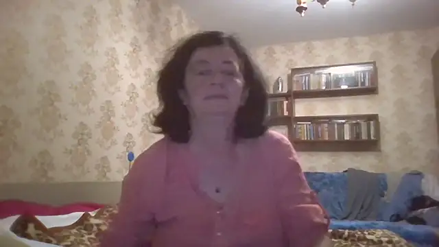 Snapshot of GypsiQueen2 chatting on 18, 7, 2026 GypsiQueen2 online show from 18, 7, 2026