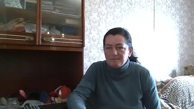 Snapshot of GypsiQueen2 chatting on 3, 11, 2025 GypsiQueen2 online show from 3, 11, 2025