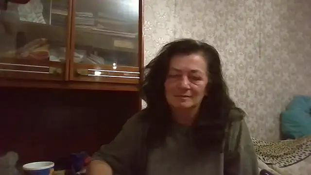 Snapshot of GypsiQueen2 chatting on 29, 9, 2025 GypsiQueen2 online show from 29, 9, 2025