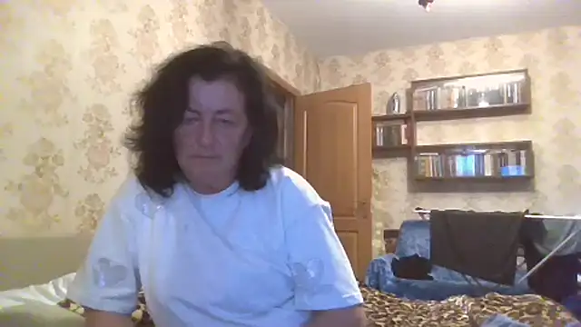 Snapshot of GypsiQueen2 chatting on 12, 7, 2026 GypsiQueen2 online show from 12, 7, 2026