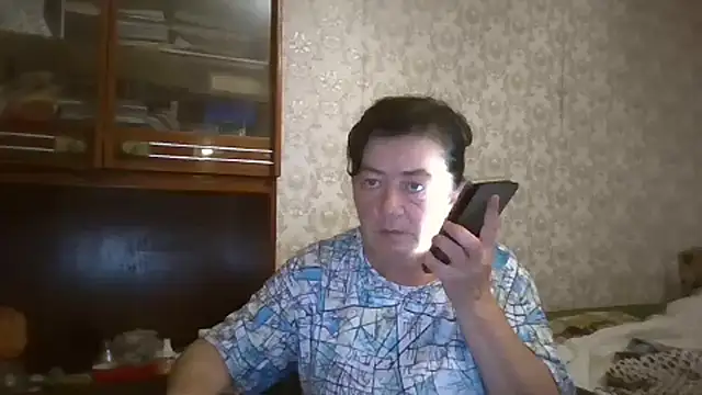 Snapshot of GypsiQueen2 chatting on 19, 9, 2025 GypsiQueen2 online show from 19, 9, 2025