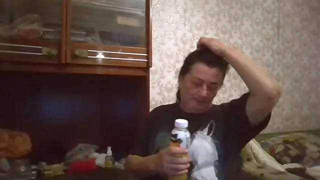 Snapshot of GypsiQueen2 chatting on 23, 9, 2025 GypsiQueen2 online show from 23, 9, 2025