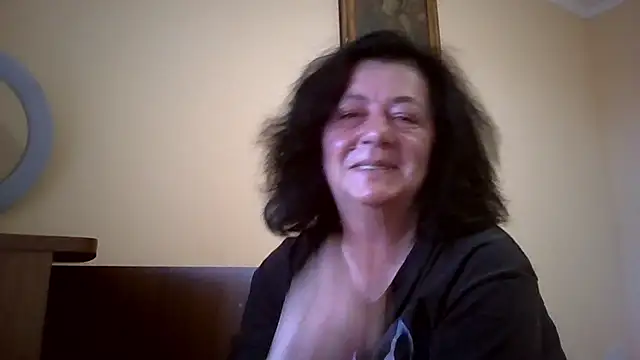 GypsiQueen2 online show from 4, 6, 2026