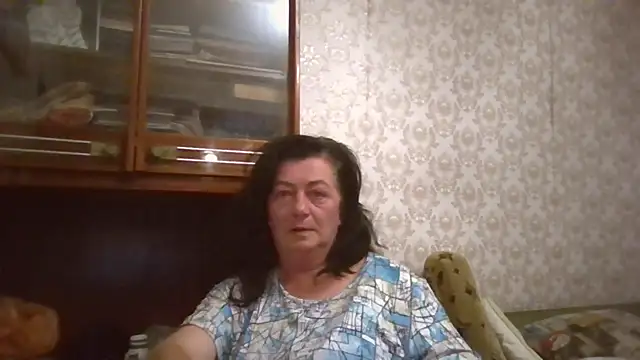 Snapshot of GypsiQueen2 chatting on 22, 9, 2025 GypsiQueen2 online show from 22, 9, 2025