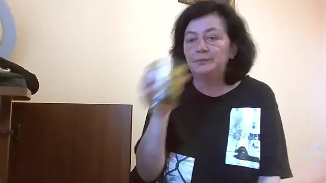 GypsiQueen2 online show from 5, 5, 2026