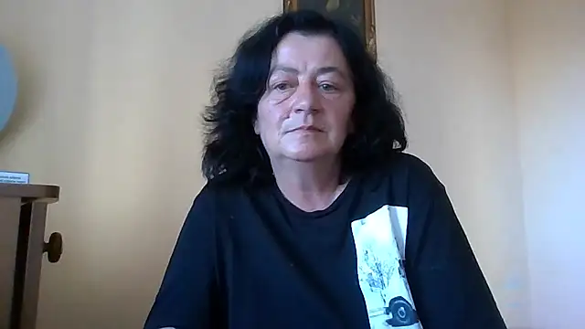 Snapshot of GypsiQueen2 chatting on 12, 6, 2026 GypsiQueen2 online show from 12, 6, 2026