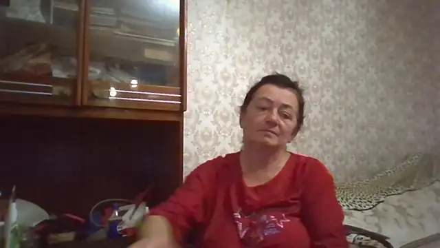 Snapshot of GypsiQueen2 chatting on 16, 10, 2025 GypsiQueen2 online show from 16, 10, 2025