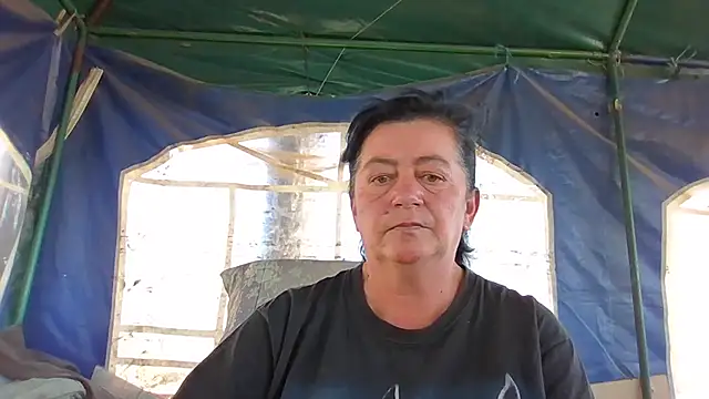 Snapshot of GypsiQueen2 chatting on 22, 9, 2025 GypsiQueen2 online show from 22, 9, 2025