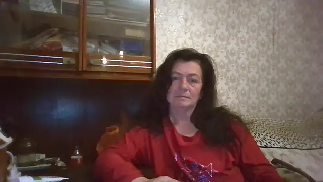 Snapshot of GypsiQueen2 chatting on 16, 11, 2025 GypsiQueen2 online show from 16, 11, 2025