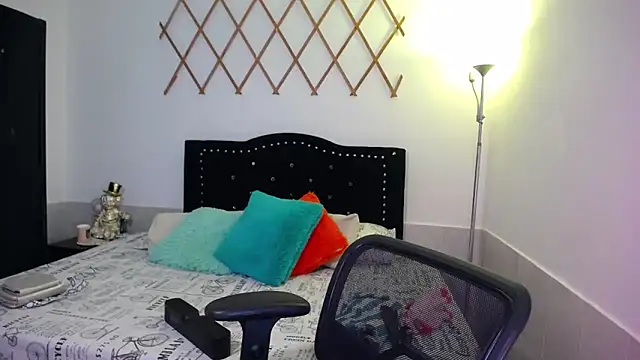 naughty girl 4u online show from 2, 10, 2025