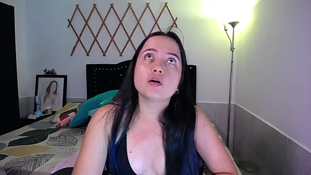 naughty girl 4u online show from 18, 9, 2025