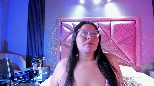 Amanda-Cruz online show from 1, 10, 2025