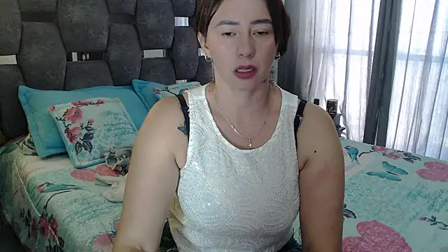 Snapshot of sara_hott_1 chatting on 28, 2, 2026 sara hott 1 online show from 28, 2, 2026