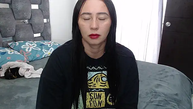 sara hott 1 online show from 13, 5, 2026
