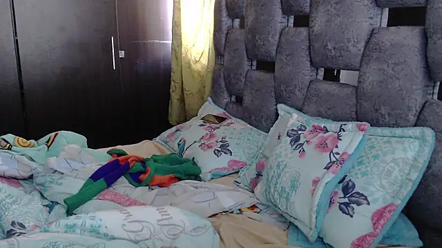 Snapshot of sara_hott_1 chatting on 13, 7, 2026 sara hott 1 online show from 13, 7, 2026