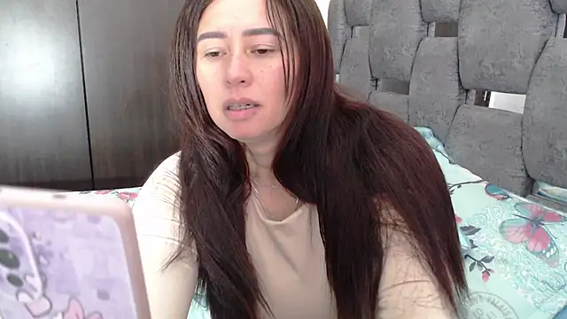 Snapshot of sara_hott_1 chatting on 9, 7, 2026 sara hott 1 online show from 9, 7, 2026