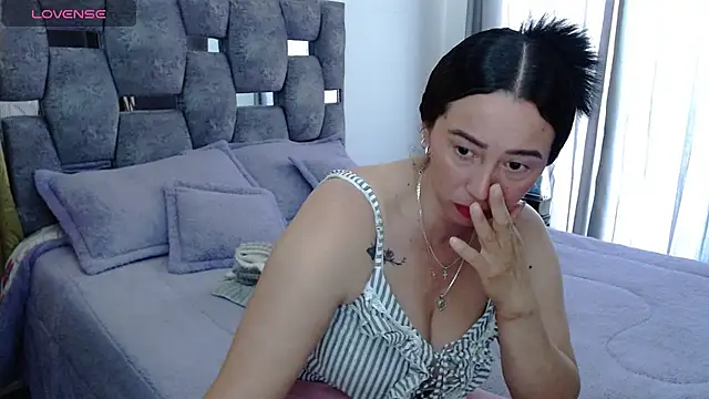 sara hott 1 online show from 27, 10, 2025